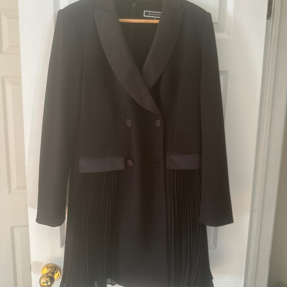 Size 10 Trendy Blazer Dress by Melanie Lyne. Comfortable and chic